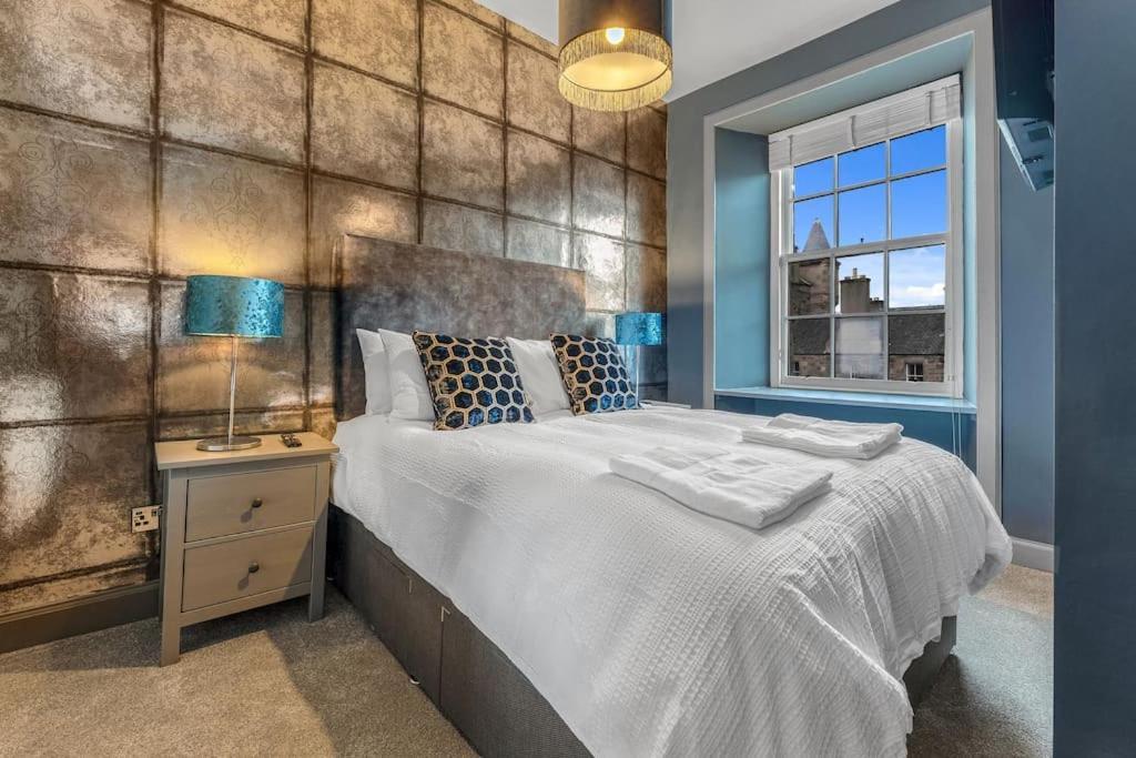Boutique Modern Royal Mile Apartment Sleeps 4 Эдинбург Экстерьер фото